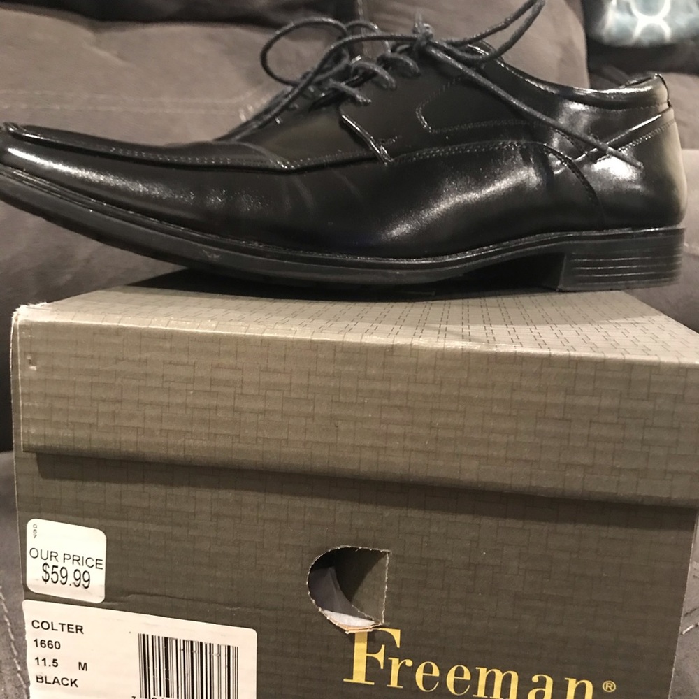Men’s 11.5 black dress shoe